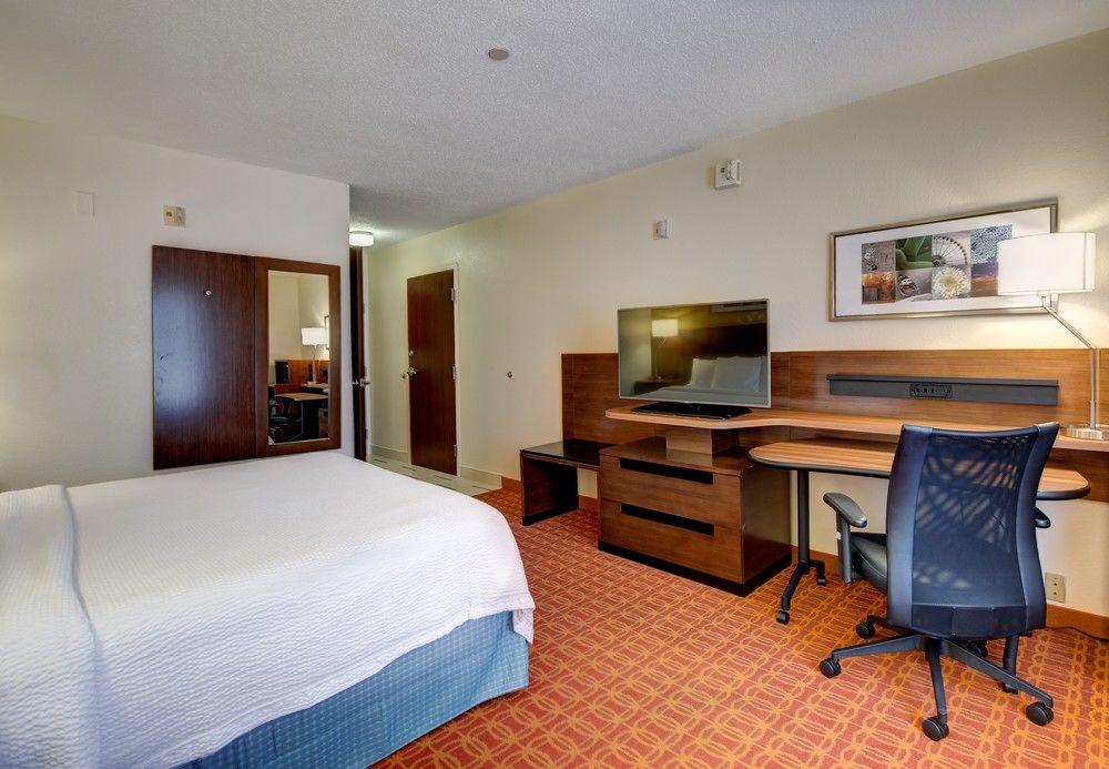 Fairfield Inn And Suites By Marriott Potomac Mills Woodbridge Bagian luar foto