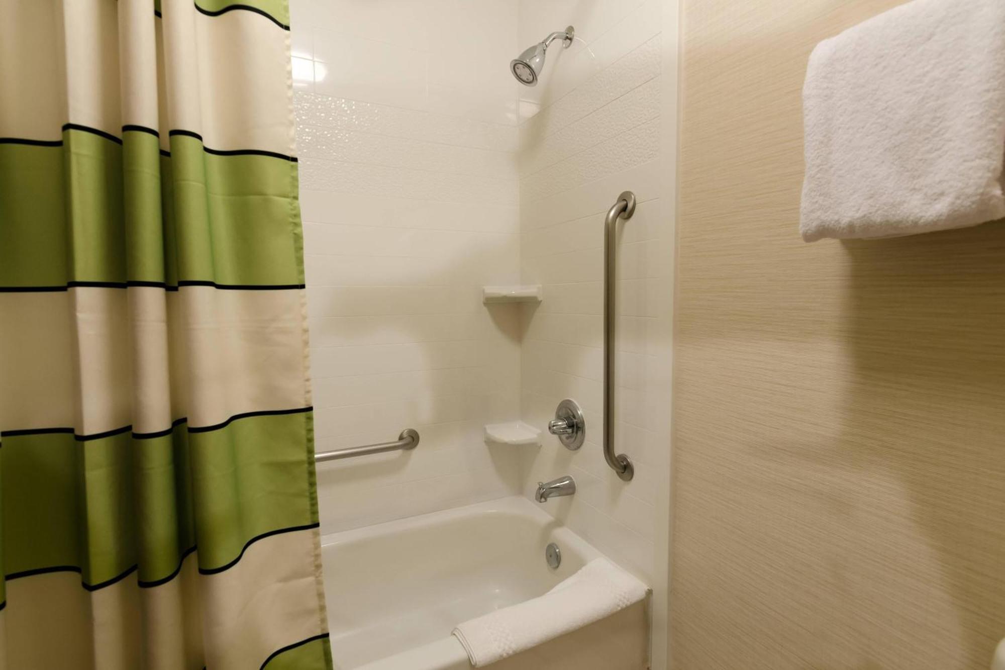 Fairfield Inn And Suites By Marriott Potomac Mills Woodbridge Bagian luar foto