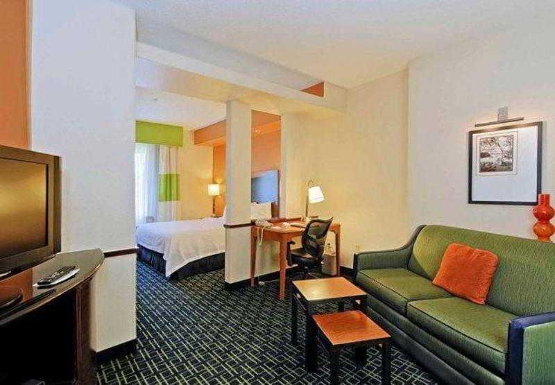 Fairfield Inn And Suites By Marriott Potomac Mills Woodbridge Bagian luar foto