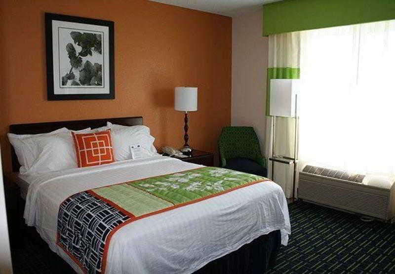 Fairfield Inn And Suites By Marriott Potomac Mills Woodbridge Bagian luar foto