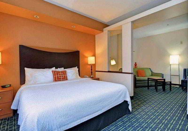 Fairfield Inn And Suites By Marriott Potomac Mills Woodbridge Bagian luar foto